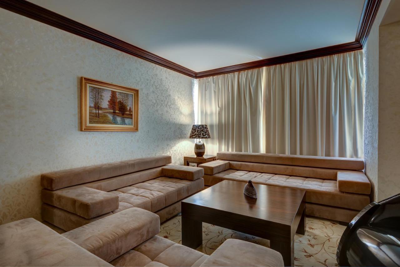 Shiroka Laka Hotel エクステリア 写真