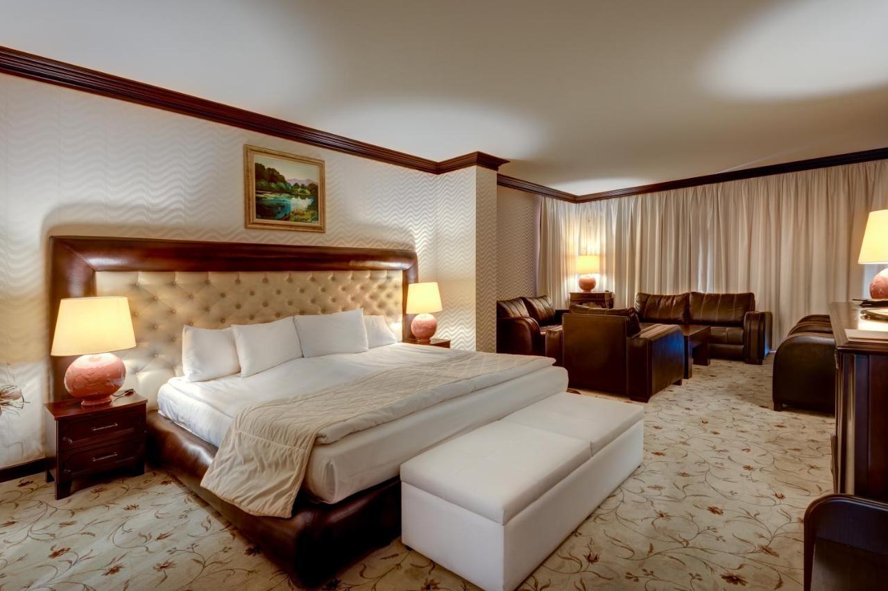 Shiroka Laka Hotel エクステリア 写真