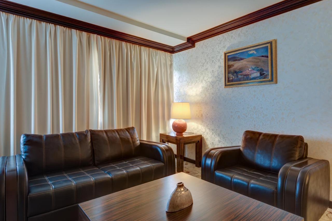 Shiroka Laka Hotel エクステリア 写真